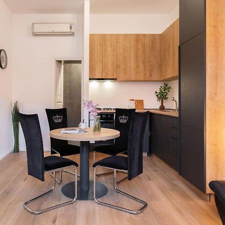 Niko And Sofia'S Apartment Urban Stay Ζάγκρεμπ Εξωτερικό φωτογραφία